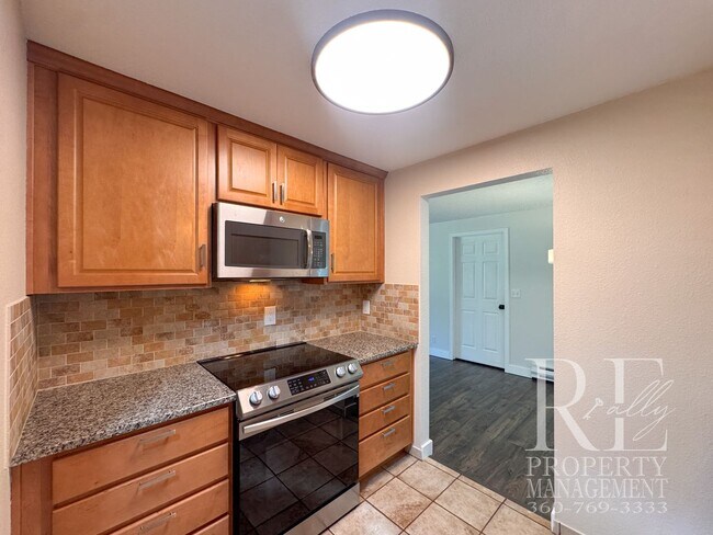 Building Photo - 8240 NE Seawind Ave