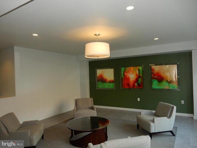 Primary Photo - 2030 F St NW