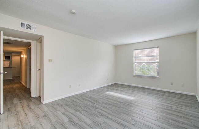 Building Photo - 10202 Forum Park Dr