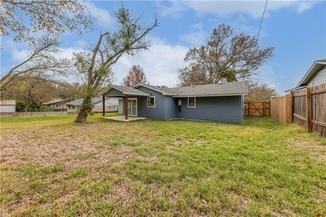 Building Photo - 5104 Woodmoor Dr