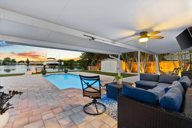 Building Photo - 8848 Sunlit Cove Dr NE