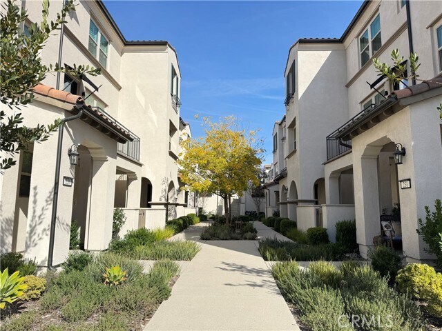 Building Photo - 235 Babson Ct