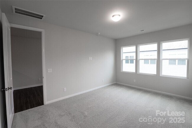 Building Photo - 526 Myrick Aly