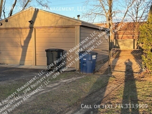 Building Photo - 6104 Yale St