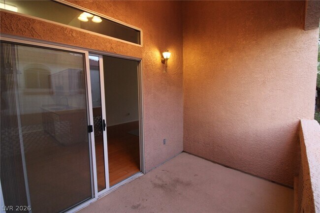 Building Photo - 700 Carnegie St