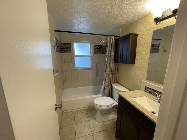 Building Photo - 3211 Jersey Ct