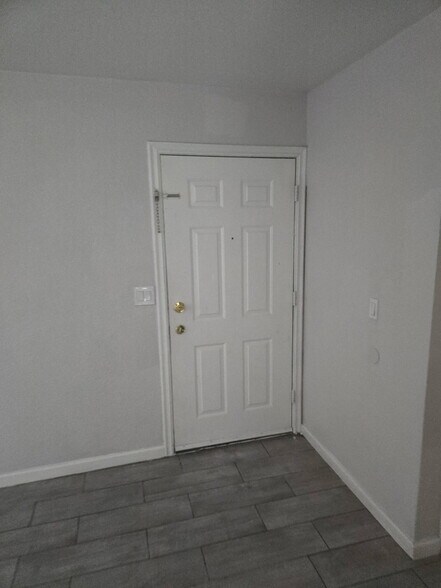 Building Photo - 33 Gold Bar Ct