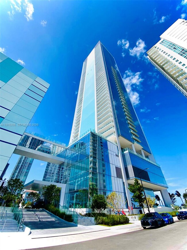 Building Photo - 700 NE 26th Terrace