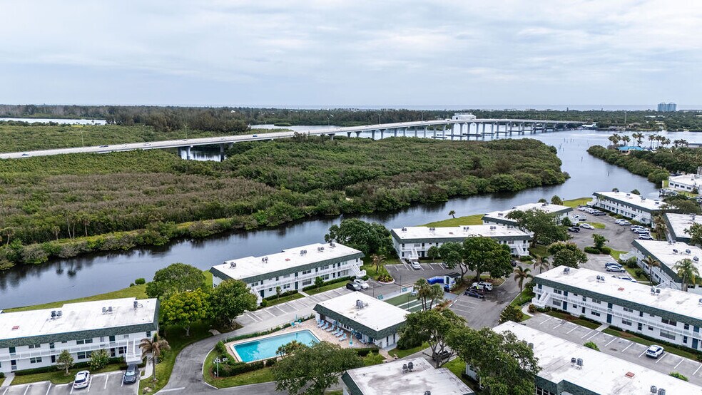 Building Photo - 2800 Indian River Blvd