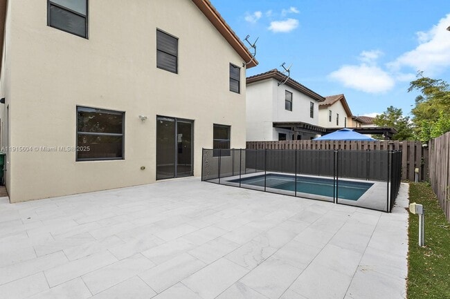 Building Photo - 8725 NW 102nd Ct