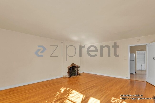Building Photo - 1052 45th St