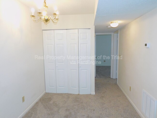 Building Photo - 515 Mystic Dr
