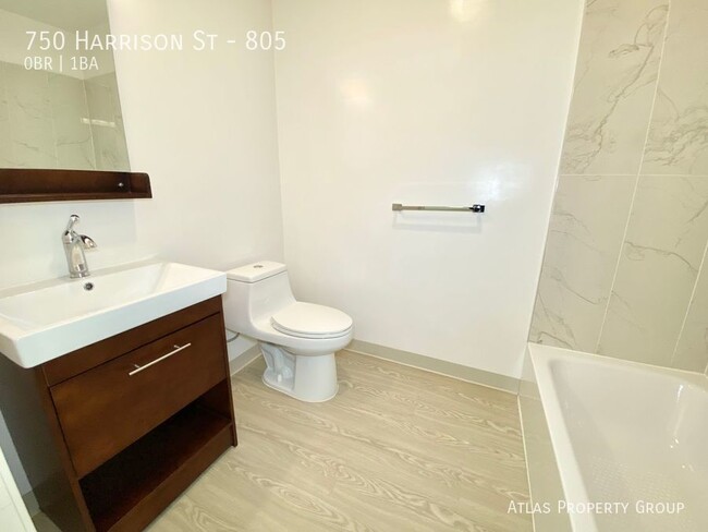 Building Photo - Cute Studio Downtown! 8 Weeks Free!!