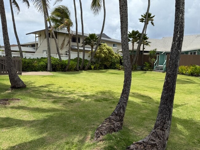 Building Photo - May to October ocean front 2/2 rental