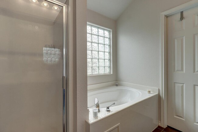 Building Photo - 3033 Alta Gigonella St