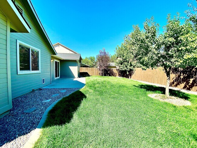 Building Photo - 4 bedroom PLUS office or 5th bedroom in NW Meridian Avail Mid August