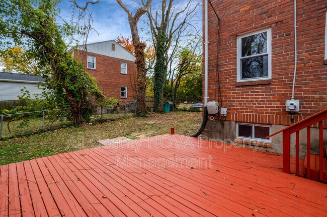 Building Photo - 2238 Farrington Ave