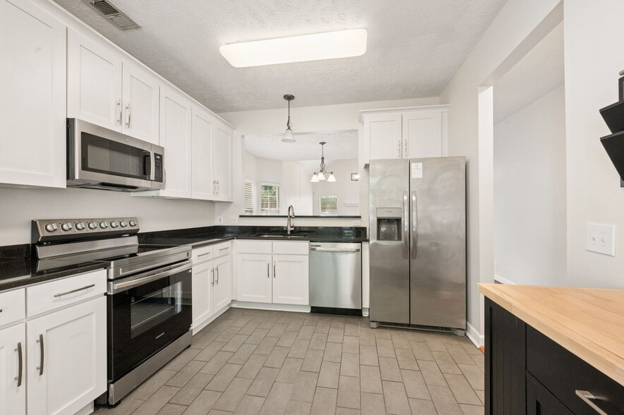 Building Photo - 2741 Rosedale Pl
