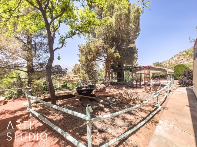 Building Photo - Newly Remodeled Home in LaVerkin