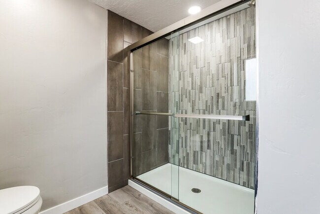 Building Photo - 6754 Clernates Dr