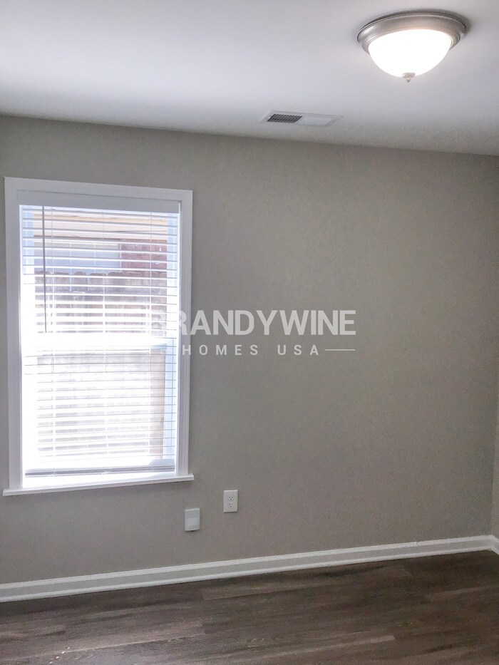 Building Photo - 1033 Nolan Ln