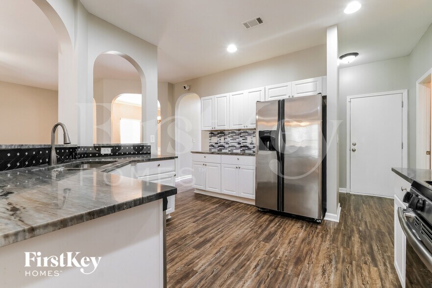 Building Photo - 7864 Wrotham Cir