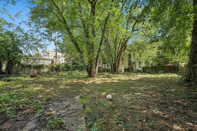 Building Photo - 414 Monastery Pl