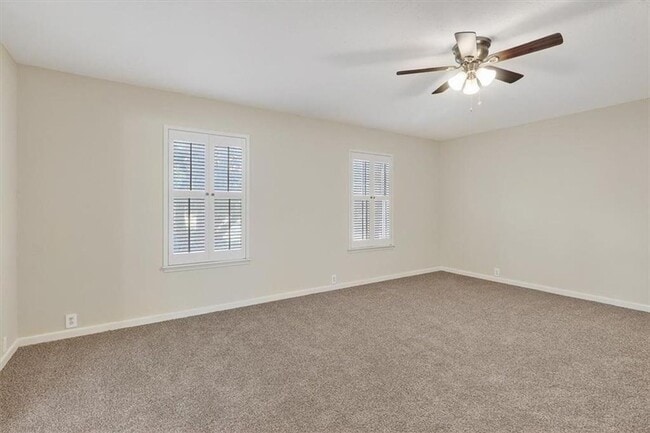 Building Photo - 145 Lake Shore Dr