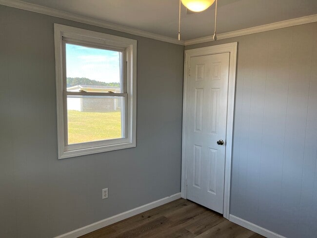 Building Photo - 116 Cooper Rd