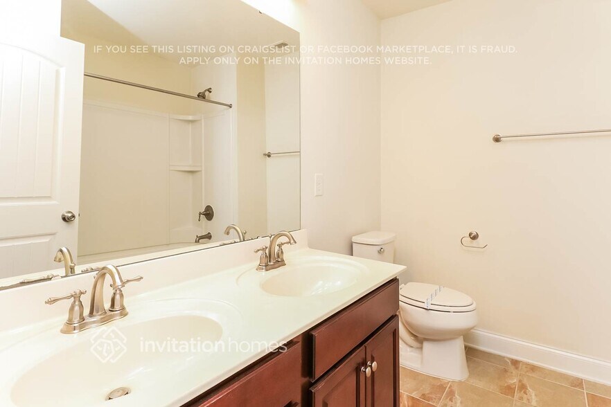 Building Photo - 11350 Cedarvale Farm Pkwy