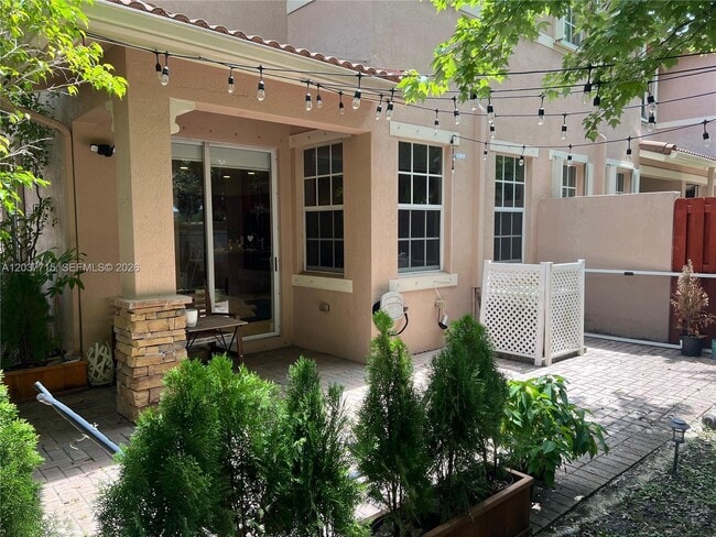 Building Photo - 280 Las Brisas Cir