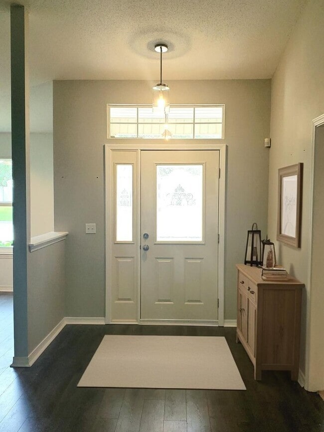 Building Photo - Well cared for 3 Bedroom, 2 Bath Home in Copperfield Subdivision in Pace.