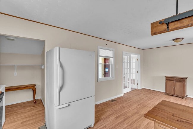 Building Photo - 306 Glancy St