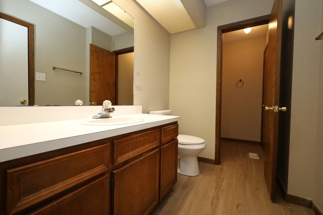 Building Photo - 1307 Baytree Dr