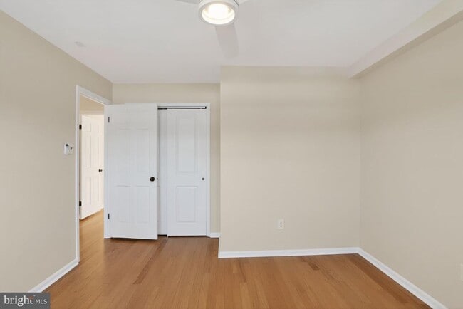 Building Photo - 215 Haddonfield Cmns