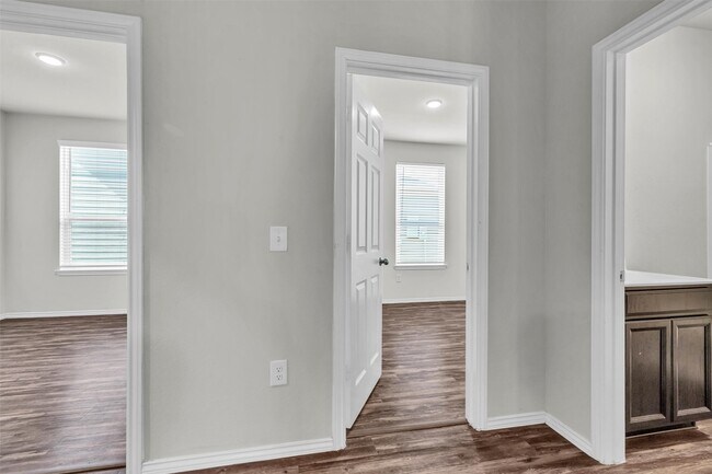 Building Photo - 5823 Buckner Creek Ct
