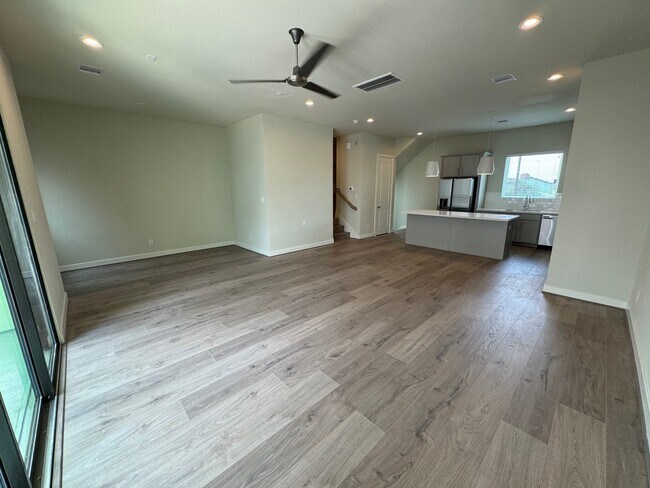 Building Photo - 3013 Hicks St