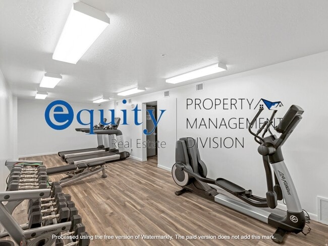Building Photo - 1032 E 400 S