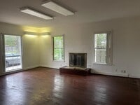 Building Photo - 2215 Dorrington St