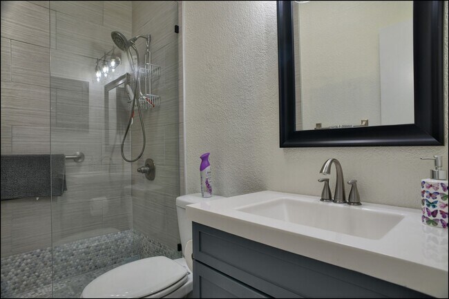 Building Photo - Available to View