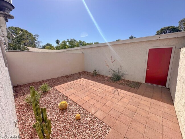 Building Photo - 641 E Pecos Way