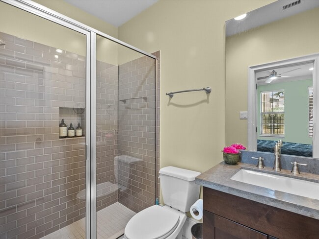 Building Photo - 1616 Rosewood St