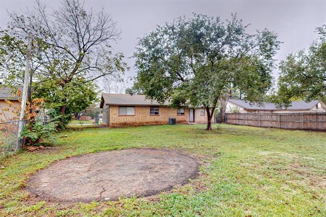 Building Photo - 3842 Commonwealth Dr