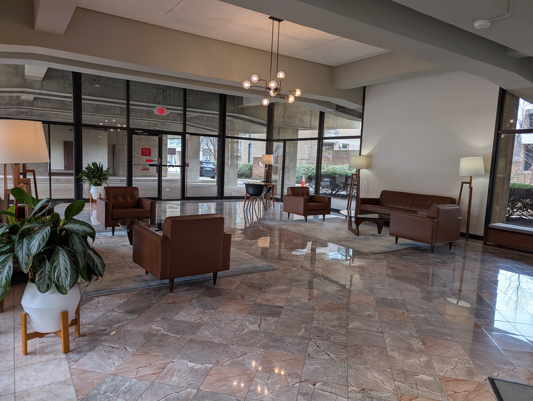 Ground floor atrium - 300 M St SW