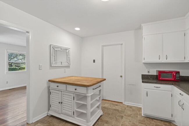 Building Photo - 347 Cabot Dr