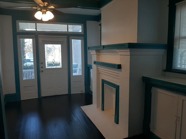 Building Photo - 4710 Reiger Ave