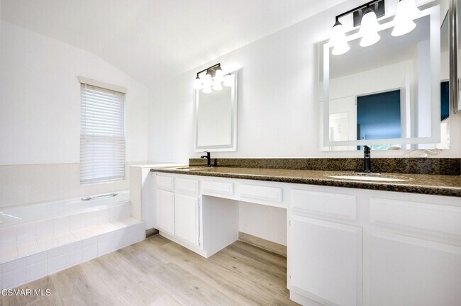 Building Photo - 681 Triunfo Canyon Rd