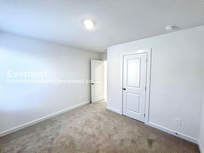 Building Photo - 649 Whitetail Ct