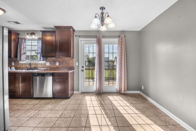 Building Photo - 2200 Trophy Trce