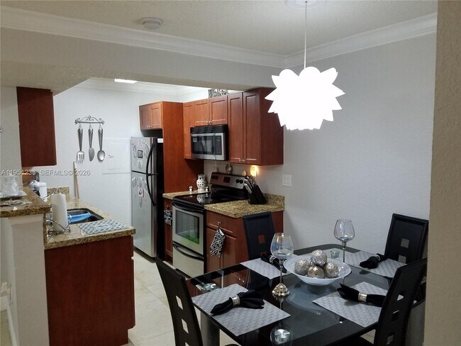 Building Photo - 15570 SW 105th Ln